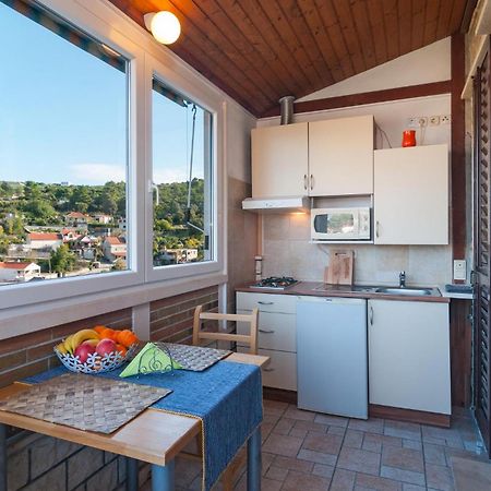 1 Bedroom Nice Apartment In Splitska Exterior photo