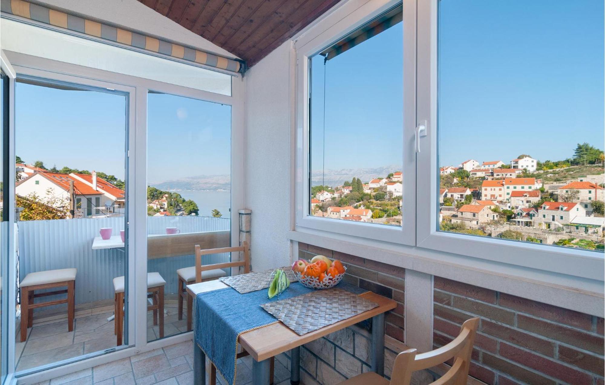 1 Bedroom Nice Apartment In Splitska Exterior photo